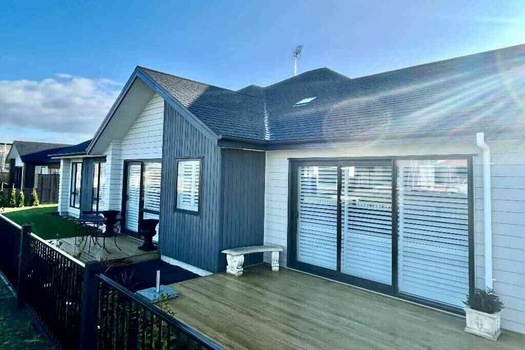 Window shutters light blocker