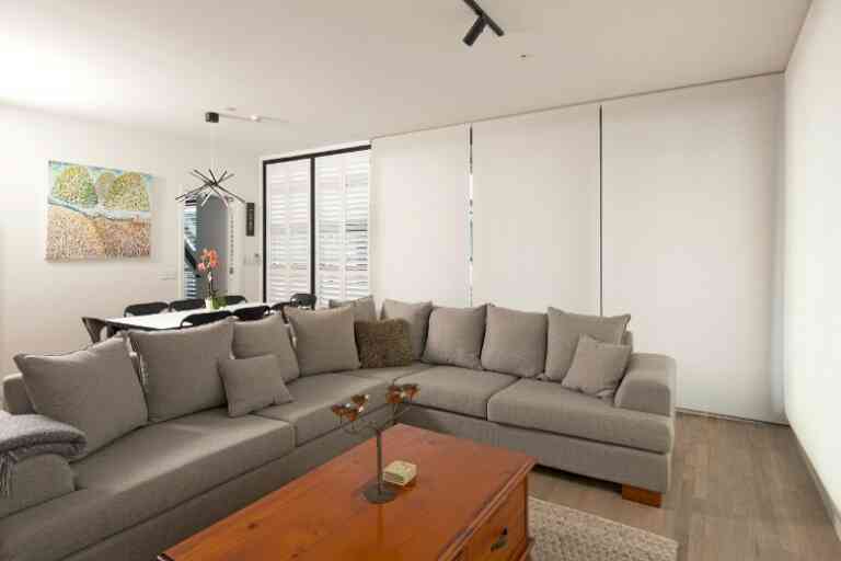 Shutter roller block uv rays