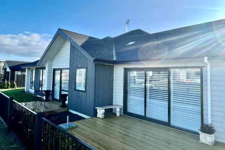 Window shutters light blocker