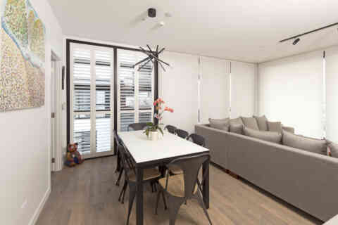 LC S Hutter open LF down