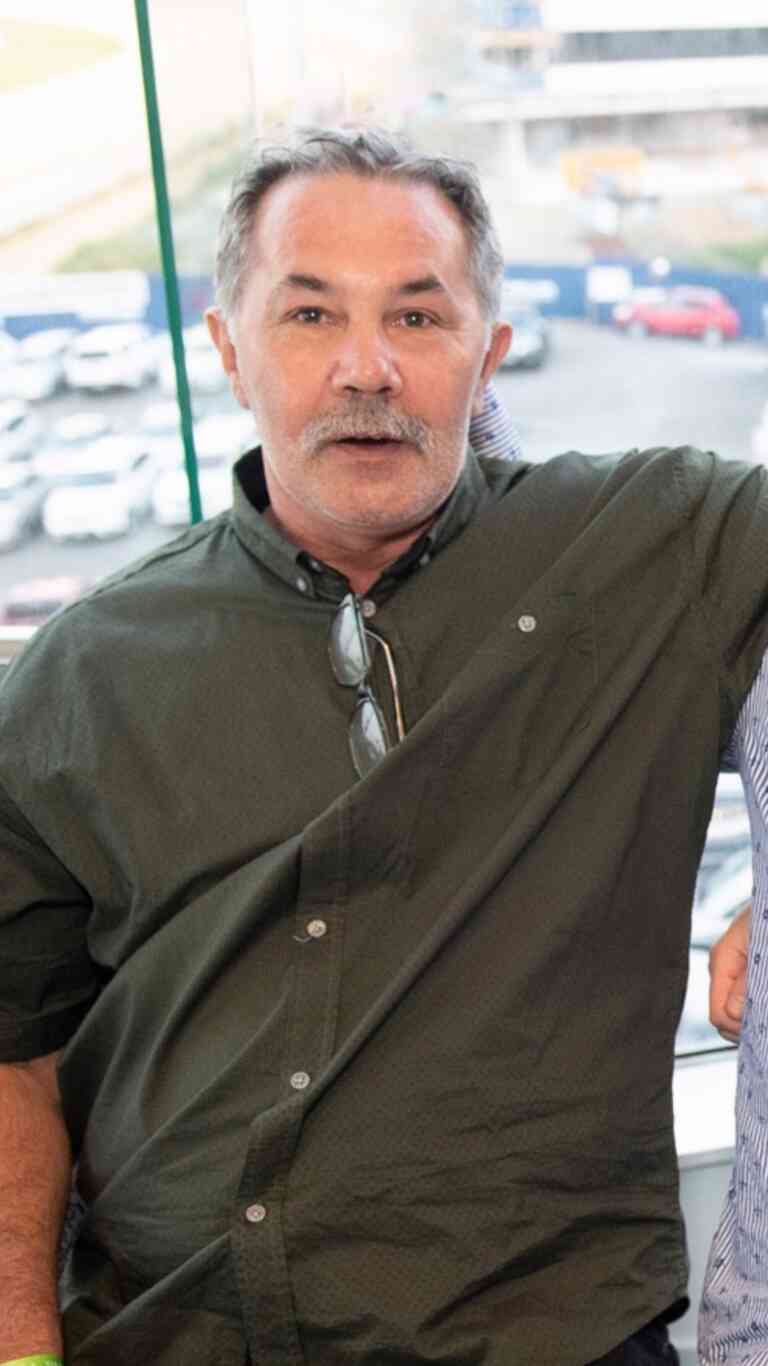 15 E42 F76 0143 405 F 8 EB3 CE8 BB1 E5 E958