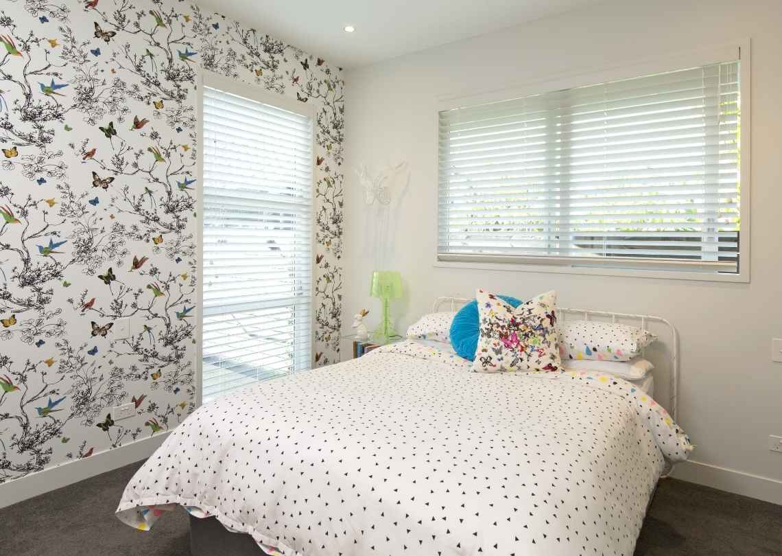 Maintaining aluminium blinds