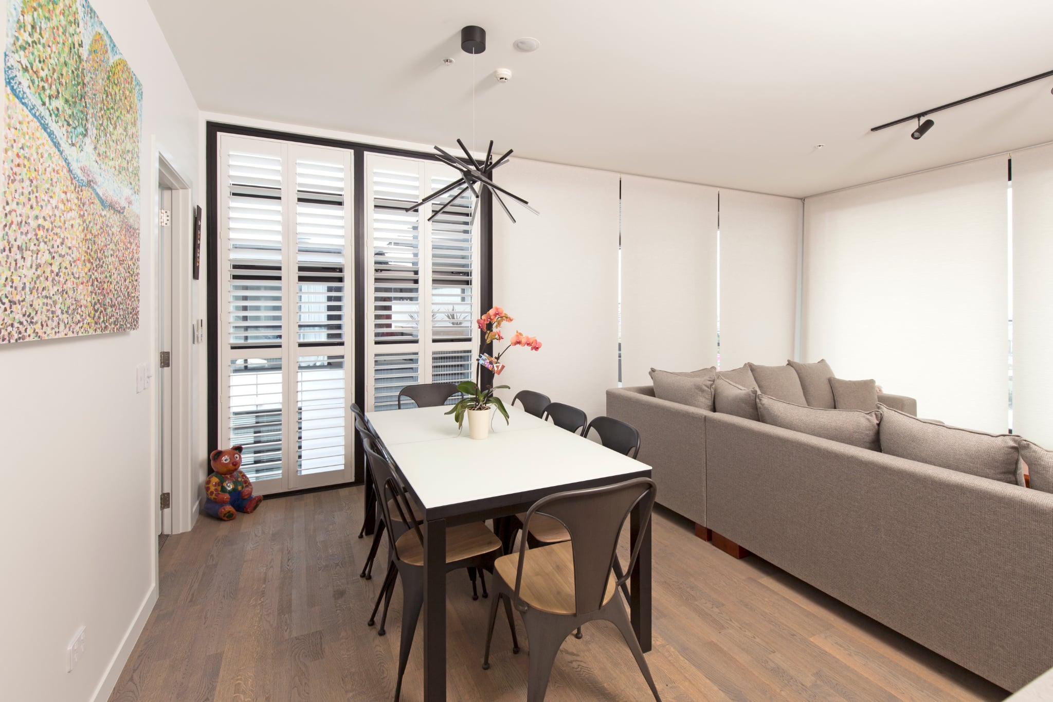 Energy-saving roller blinds